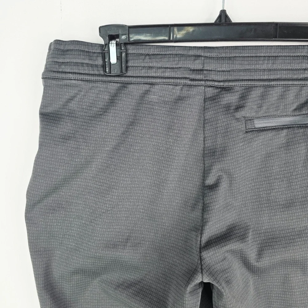 The North Face Men's Medium Tape Ampere Jogger Athletic Pants Asphalt Gray